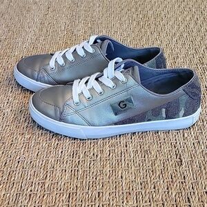 GBG Los Angeles Sneaker gold & camo combination sneaker.  G by Guess Size 6.5.